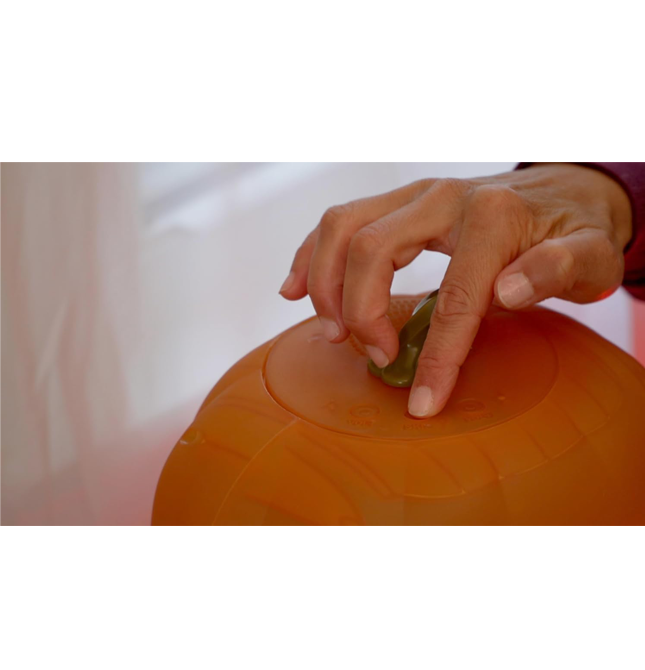 🎃 Jabberin' Jack Talking Pumpkin – Animated LED Face, Jokes, Songs & Spooky Fun for Halloween