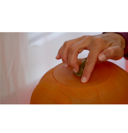 🎃 Jabberin' Jack Talking Pumpkin – Animated LED Face, Jokes, Songs & Spooky Fun for Halloween